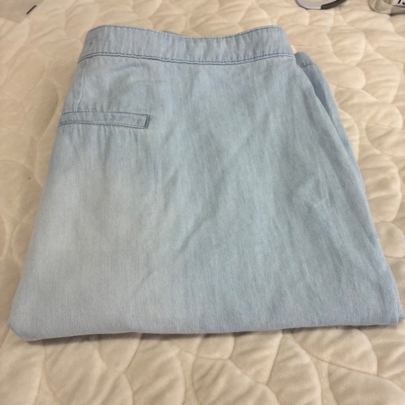 NWT NYDJ Women's Relaxed Denim Shorts Plus Size 28W Light Wash Pleated Front - Picture 13 of 13